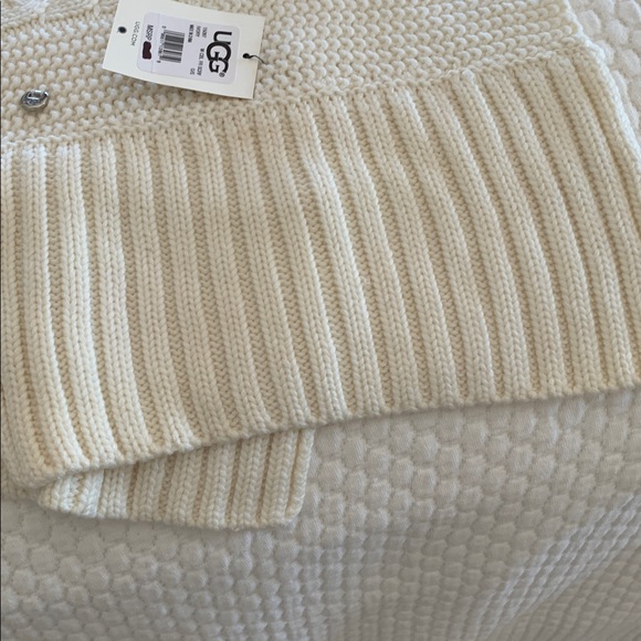 UGG Winter Scarf  NWT - Picture 8 of 17